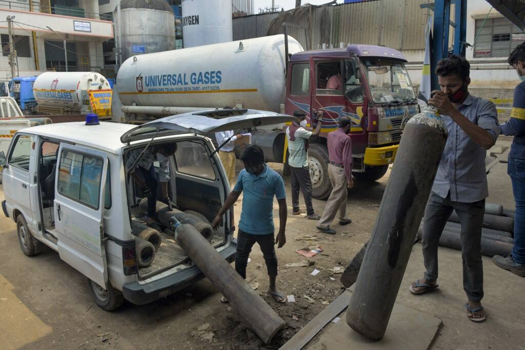 This 24-Hour Oxygen Helpline Is Proving To Be A Savior For Covid Patients In Delhi-NCR This 24-Hour Oxygen Helpline Is Proving To Be A Savior For Covid Patients In Delhi-NCR This 24-Hour Oxygen Helpline Is Proving To Be A Savior For Covid Patients In Delhi-NCR