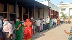 Corona Vaccination : औरंगाबादमध्ये लसीकरण केंद्राचे अधिकारी- स्थानिकांमध्ये शाब्दिक वाद