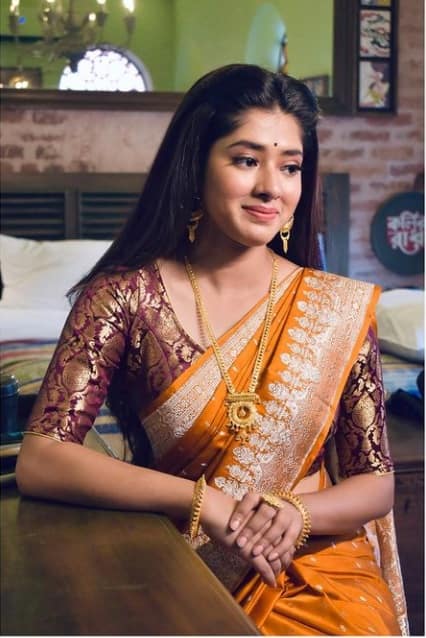 বন্ধ কলেজের অনলাইন ক্লাস। বাড়িতেই অন্যান্য কাজে নিজেকে ব্যস্ত রেখেছেন দিতিপ্রিয়া। তবে বর্তমান পরিস্থিতি দেখে মনখারাপ অভিনেত্রীর। (ছবি সৌজন্যে: দিতিপ্রিয়ার ইনস্টাগ্রাম)