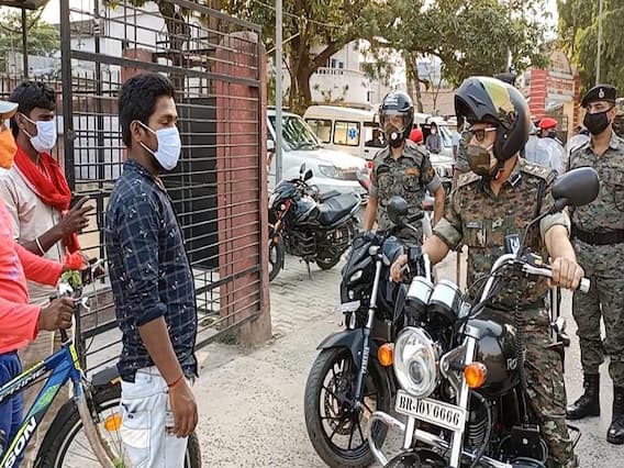 बिहार: लॉकडाउन का पालन कराने सड़कों पर उतरे सुपौल SP, कहा- जिले में जागरूक हो रहे हैं लोग बिहार: लॉकडाउन का पालन कराने सड़कों पर उतरे सुपौल SP, कहा- जिले में जागरूक हो रहे हैं लोग