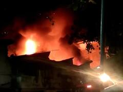 गोरखपुर: चुनाव परिणाम में गड़बड़ी का आरोप, समर्थकों ने पथराव के बाद फूंकी पुलिस चौकी