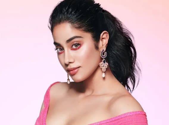 इस बॉलीवुड एक्टर के साथ किसिंग सीन करना चाहती हैं Janhvi Kapoor, खुद किया था खुलासा इस बॉलीवुड एक्टर के साथ किसिंग सीन करना चाहती हैं Janhvi Kapoor, खुद किया था खुलासा
