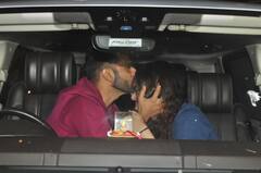 अभी न जाओ छोड़ कर: ब्वॉयफ्रेंड Rahul Vaidya को एयरपोर्ट छोड़ने आईं Disha Parmar की आखों में दिखे आंसू, देखें तस्वीरें