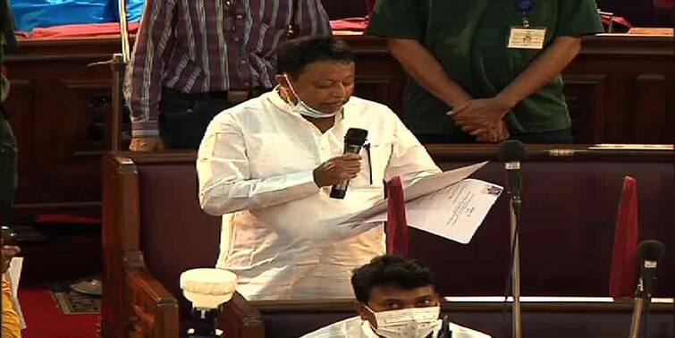 WB Election 2021 BJP leader Mukul Roy given no reaction after taking oth as MLA, sparks political speculation WB Election 2021: ‘যা বলার পরে ডেকে বলব’, শপথের পর মুকুলের নীরবতা নিয়ে জোর জল্পনা