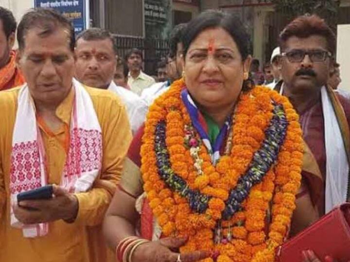 people of vaishali were angry with ljp mp veena devi an said he is missing in this corona pandemic ann बिहारः वैशाली की जनता का फूटा गुस्सा, कहा- LJP सांसद वीणा देवी 'लापता', खोजने वाले को देंगे इनाम