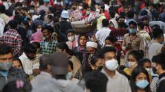 Varanasi: कोरोना महामारी में बड़ी लापरवाही, सब्जीमंडी में दिखी खचाखच भीड़