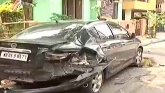 ৭টায় বাংলা (৩): কসবায় হুক্কা বার থেকে বেরিয়ে মত্ত চালকের তাণ্ডবে মৃত ১, আহত পুলিশ কনস্টেবল