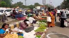 Solapur Lockdown : 8 दिवसांचा लॉकडाऊन घोषित झाल्यानंतरही सोलापुरात खरेदीसाठी तुफान गर्दी