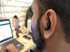 EARBUDS வாங்க போறீங்களா? இதை படிச்சுட்டு போங்க!