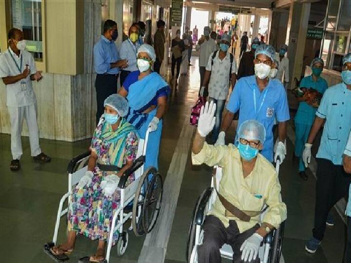 Coronavirus Cases India Records 3.29 Lakh COVID-19 Recoveries In Last 24 Hours Coronavirus Cases India | ஒருபக்கம் கொரோனா அதிகரித்தாலும் மறுபக்கம் மீளும் இந்தியா: துளிர்க்கும் நம்பிக்கை!