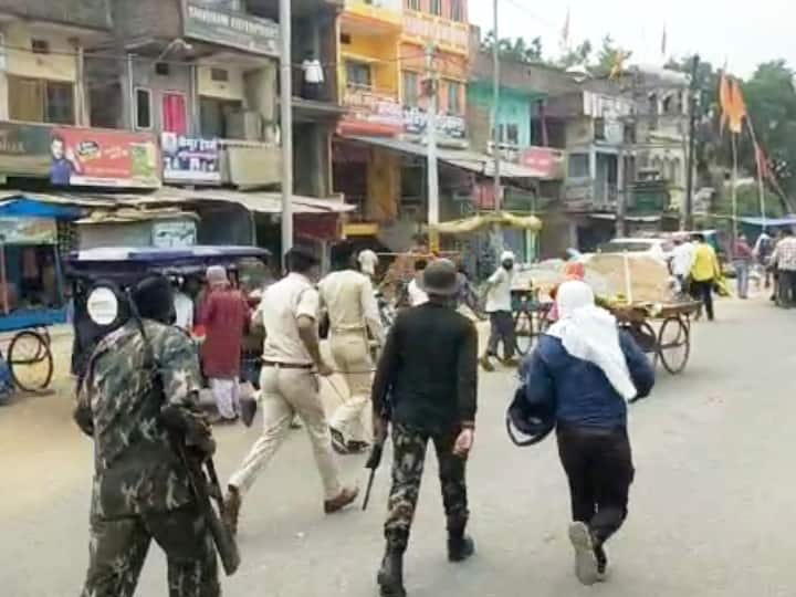 police ran and beaten to people in kaimur who breaks the rules during this lockdown ann Bihar Lockdown: कैमूर में प्रशासन सख्त, नियम तोड़ने वालों को पुलिस ने दौड़ा-दौड़ाकर पीटा