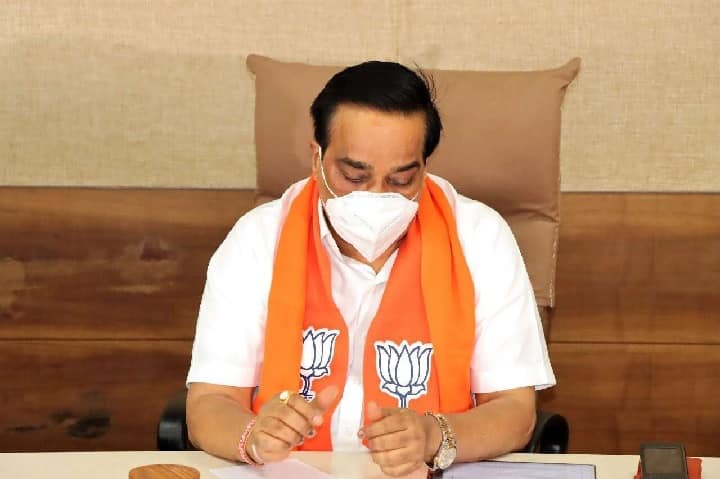 North Gujarat BJP leader give resignation from his post and send resignation to CR Patil due to no proper work in Corona crises કોરોના મહામારીમાં સરકારની નબળી કામગીરીના આક્ષેપ સાથે ઉત્તર ગુજરાત ભાજપના કયા દિગ્ગજ નેતાએ પાટીલને મોકલી દીધું રાજીનામું?