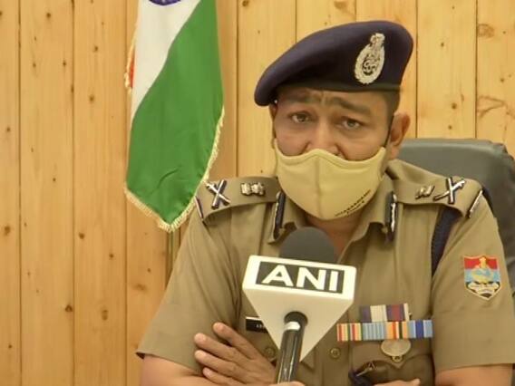 उत्तराखंड: कोविड नियमों का पालन नहीं करने पर 2 लाख से ज्यादा लोगों का कटा चालान, पुलिस ने वसूले इतने करोड़ उत्तराखंड: कोविड नियमों का पालन नहीं करने पर 2 लाख से ज्यादा लोगों का कटा चालान, पुलिस ने वसूले इतने करोड़