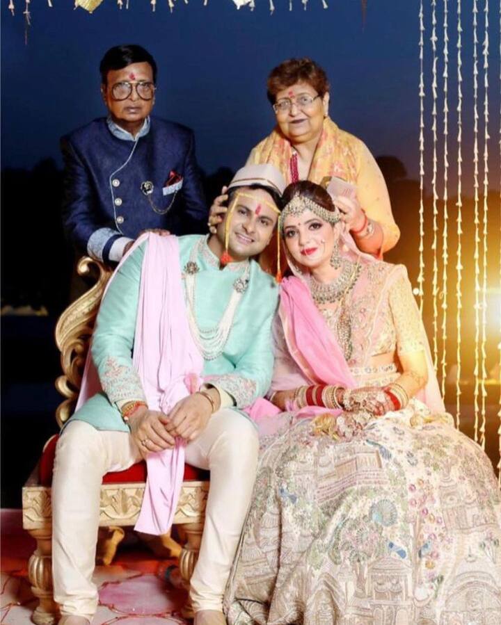 सुगंधा मिश्रा - इस शो में सुगंधा मिश्रा विद्यावति के किरदार में नज़र आती रही हैं. हाल ही में विद्यावति शादी के बंधन में बंधी हैं. उन्होंने इसी शो में नज़र आ चुके संकेत भोसले को अपना हमसफर चुना है. (फोटो - सोशल मीडिया)