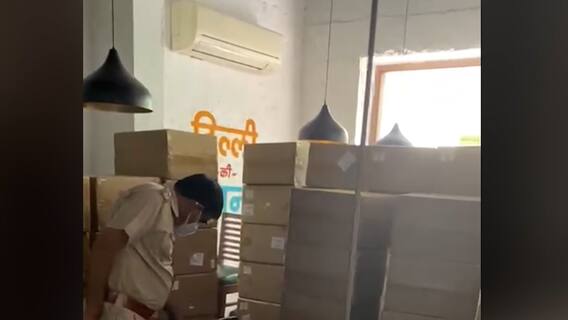 दिल्ली में 'कोरोना गैंग' का गोदाम, पुलिस ने जब्त किये इम्पोर्टेड कॉन्सेंट्रेटर | सनसनी