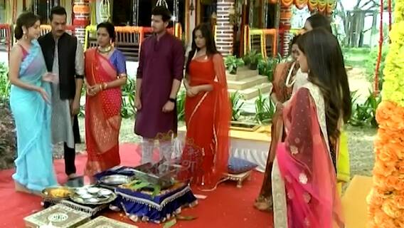 Kavya creates ruckus in Samar and Nandini's engagement ceremony