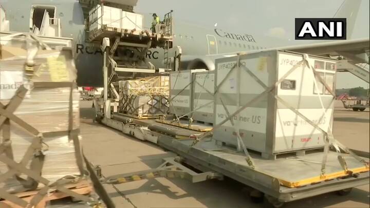 ভারতের করোনা পরিস্থিতি খারাপ হওয়ার পরই মার্কিন যুক্তরাষ্ট্র, লাটভিয়ার মতো দেশ অক্সিজেন কনসেনট্রেটর সহ একাধিক প্রয়োজনীয় সামগ্রী ভারতে আগেই পাঠিয়েছে। আমেরিকা তাদের সাহায্যের হাত আরও বাড়িয়ে দেবে বলেই জানিয়েছে। (তথ্য ও ছবি সৌজন্য- ANI)