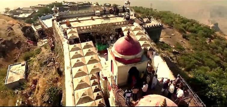 Pilgrimage Pavagadh Mahakali Mata's temple will be closed for devotees till May 24 ગુજરાતનું આ જાણીતું મંદિર આગામી 24 મે સુધી ભક્તો માટે રહેશે બંધ, મંદીર ટ્રસ્ટે 50 લાખની મદદની જાહેરાત કરી