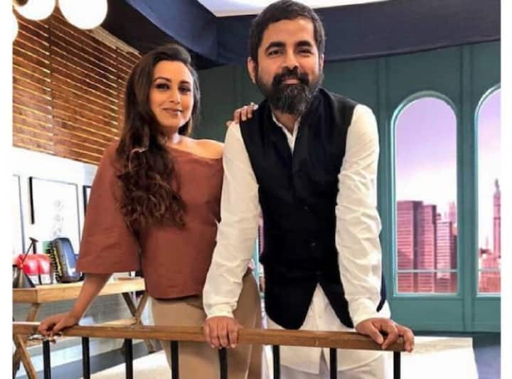 सब्यसाची मुखर्जी के अनुसार, रानी की शादी में उनकी जिम्मेदारी थी कि वो बंगाल से एक पंडित को इटली लेकर आएं. सब्यसाची मुखर्जी पंडित जी के लिए ट्रांसलेटर का काम भी कर रहे थे. ऐसे में एक दिन पंडित जी उनके पास आए और कहने लगे, ‘कुछ चावल मिलेंगे क्या?’