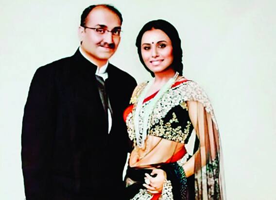 अपनी शादी में हुए इस किस्से को याद कर अब भी हंस-हंसकर लोटपोट हो जाती हैं Rani Mukerji अपनी शादी में हुए इस किस्से को याद कर अब भी हंस-हंसकर लोटपोट हो जाती हैं Rani Mukerji