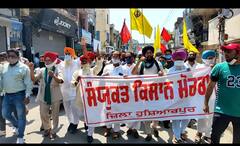 ਪੰਜਾਬ 'ਚ ਕਿਸਾਨਾਂ ਨੇ ਕੈਪਟਨ ਦੇ ਲੌਕਡਾਊਨ ਦੀਆਂ  ਉਡਾਈਆਂ ਧੱਜੀਆਂ