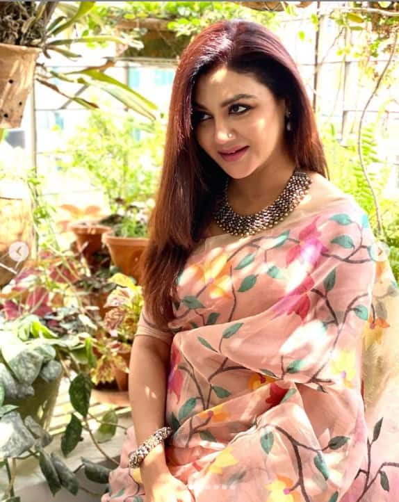 বাগান করার শখ রয়েছে তাঁর। গত লকডাউনেও বাংলাদেশে ছিলেন তিনি। সেইসময় একাধিক বাগাছেন ছবি শেয়ার করেছিলেন তিনি।