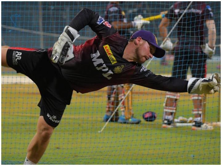 kkr batsman tim seifert corona positive, will receive treatment in chennai IPL 2021: न्यूजीलैंड के इस बल्लेबाज़ को हुआ कोरोना, बाकी खिलाड़ियों के साथ नहीं लौट पाया घर