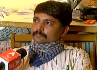 પહેલા હું રોજ 600થી 700 રૂપિયા કમાતો પણ આંશિક લોકડાઉનને કારણે કામ બંધ થઈ ગયું હવે ઘર કેમ ચલાવવું... પહેલા હું રોજ 600થી 700 રૂપિયા કમાતો પણ આંશિક લોકડાઉનને કારણે કામ બંધ થઈ ગયું હવે ઘર કેમ ચલાવવું...