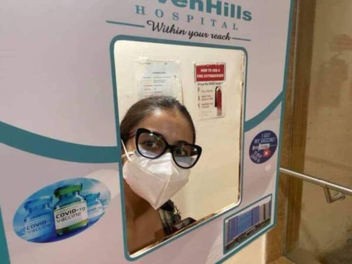 देवोलीना भट्टाचार्जी ने भी कोरोना वैक्सीन की पहली जैब ले ली है. उन्होंने अपनी एक तस्वीर भी शेयर की है.