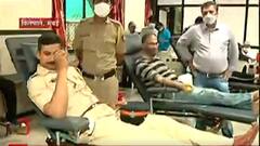 Mumbai : विलेपार्लेत पोलिसांच्या पुढाकाराने रक्तदान शिबीर ; 23 सामाजिक संस्थांचा रक्तदानासाठी सहभाग