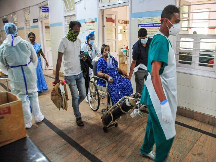 India Coronavirus Cases Today 9 May 2021 fresh cases second wave highest ever recorded globally Corona Cases: देश में 5वीं बार 4 लाख से ज्यादा नए केस दर्ज, 24 घंटे में 4092 संक्रमितों की गई जान