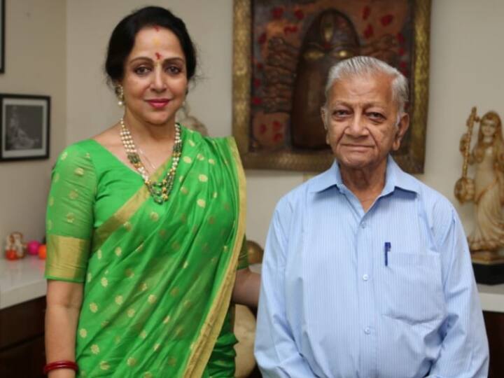 Hema Malini Secretary Of 40 Years Dies Of Covid19
