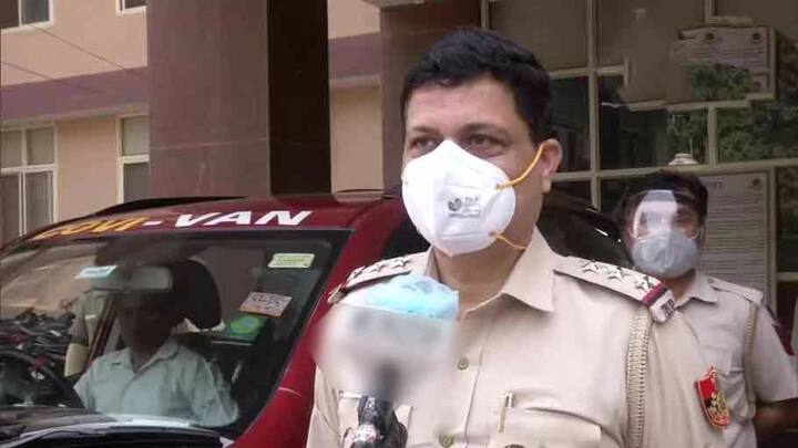 গ্রেটার কৈলাস পুলিশ স্টেশনের ভারপ্রাপ্ত অফিসার রীতেশ কুমার জানিয়েছেন বর্তমান পরিস্থিতির কথা মাথায় রেখেই এই বন্দোবস্ত।