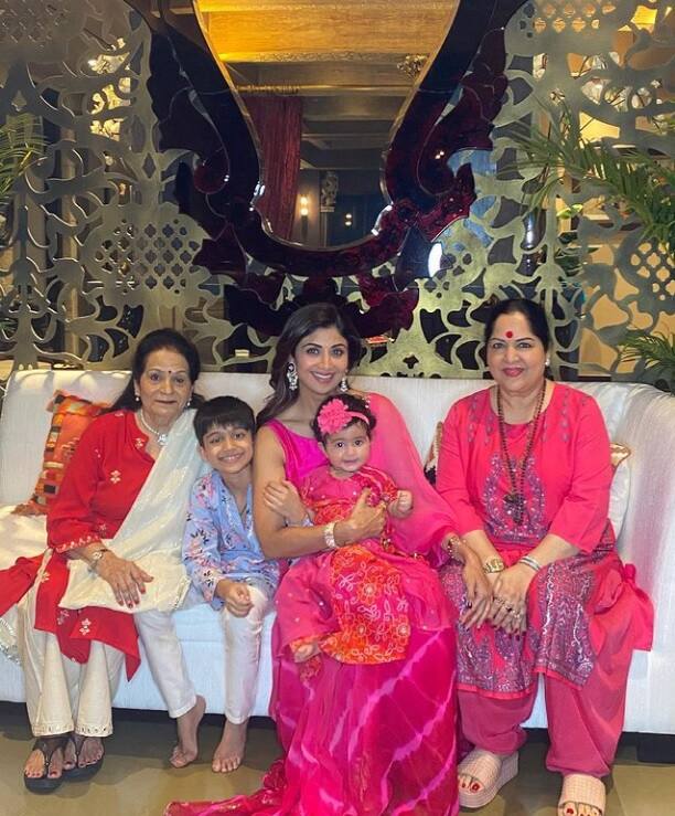 ছোট্ট ছেলে, মেয়ে , মা ও শাশুড়িমাকে নিয়ে ঝলমলে ছবি শেয়ার করেলেন অভিনেত্রী শিল্পা শেট্টি।