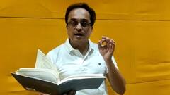 Mothers Day Special : माझी माऊली : मांडीवर बाळ घेतलेली आई; कवी, गीतकार संदीप खरे यांची सुंदर कविता