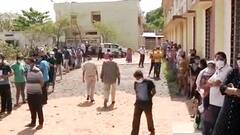 Taxpayer का दर्द, पहले लाइन में लग के वोट दे, फिर टैक्स दे और अब वैक्सीन को दर-दर भटके