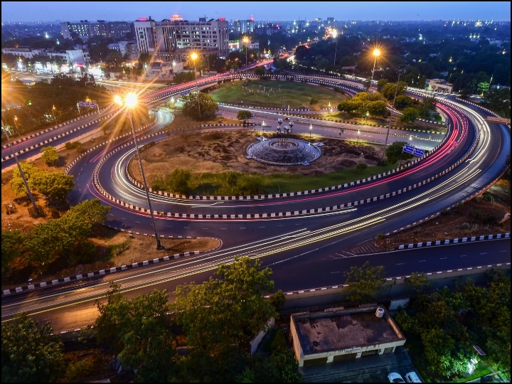 कहीं लॉकडाउन तो कहीं कोरोना कर्फ्यू, दिल्ली, महाराष्ट्र, UP समेत देश के इन 26 राज्यों और UTs में लागू हुईं सख्त पाबंदियां