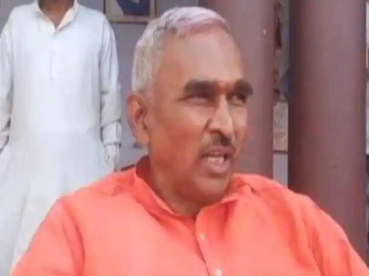 Uttar Pradeh BJP MLA Surendra Singh recommends drinking cow urine to stop Covid19 spread Surendra Singh on Covid19: গোমূত্র পানে করোনা ক্ষতি করতে পারবে না! আজব পরামর্শ সুরেন্দ্রর