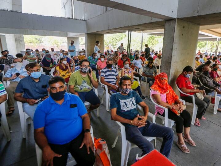 देश में अब तक लगभग 17 करोड़ कोरोना वैक्सीन की डोज दी गई, पिछले 24 घंटे में करीब 20 लाख टीके लगे