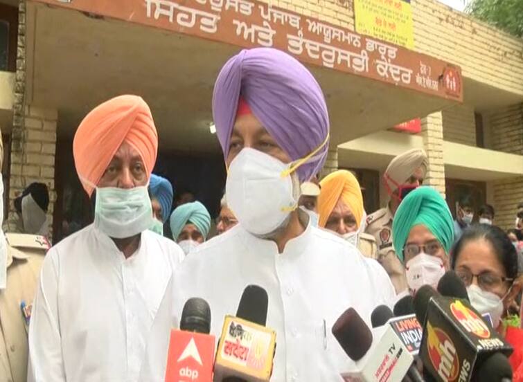 Health Minister starts corona vaccine for construction workers ਸਿਹਤ ਮੰਤਰੀ ਵੱਲੋਂ ਉਸਾਰੀ ਕਾਮਿਆਂ ਨੂੰ ਕੋਰੋਨਾ ਟੀਕਾ ਲਵਾਉਣ ਦੀ ਸ਼ੁਰੂਆਤ