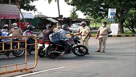Karnataka Lockdown : कर्नाटक सीमेवर महाराष्ट्राची नाकाबंदी; आजपासून कर्नाटकात कडक लॉकडाऊन
