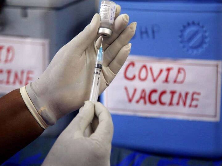 central government panel proposed extending the period between the first and second doses of Covishield. Corona Vaccination: কোভিশিল্ডের প্রথম-দ্বিতীয় ডোজের ব্যবধান বাড়ানোর প্রস্তাবে সম্মতি কেন্দ্রের