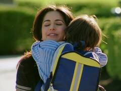 Priyanka Chopra से लेकर Disha Paatni तक, इन अभिनेत्रियों ने कम उम्र में बड़े पर्दे पर निभाए मां के किरदार