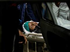 Kabul Attack | குலைநடுங்க வைக்கும் ஆப்கன் பள்ளி குண்டுவெடிப்பு - வலி உணர்த்தும் புகைப்படங்கள்!