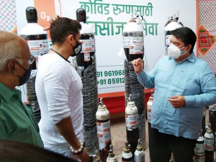BJP MP Manoj Kotak launched campaign to deliver oxygen cylinders door to door singer Sonu Nigam supported ANN मुंबई: बीजेपी सांसद मनोज कोटक ने शुरू की घर-घर ऑक्सीजन सिलेंडर पहुंचाने की मुहिम, मिला गायक सोनू निगम का साथ