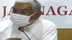 ફળદુ સાહેબ તમે પહેલાં શું બોલેલા એ પણ તમને સંભળાવી દઈએ.......એ વખતે ખેડૂતોને ખાતરની જરૂર નહોતી પણ તમને મતની જરૂર હતી......