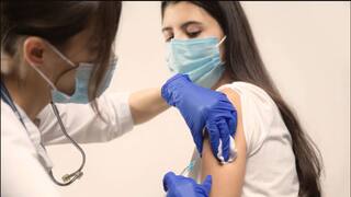 ગુજરાતનો કયો જિલ્લો છે કોરોનાની રસી લેવામાં મોખરે? કેટલા ટકા લોકોએ લીધી રસી?