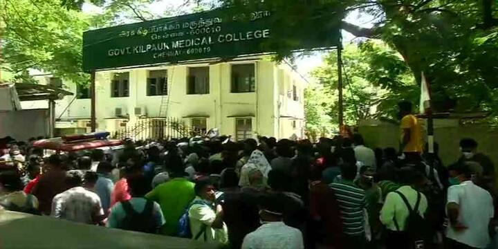 তামিলনাড়ুর চেন্নাইয়ের কিলপাক সরকারি মেডিকেল কলেজে আবার দেখা গেল রেমডিসিভিরের জন্য লম্বা লাইন।