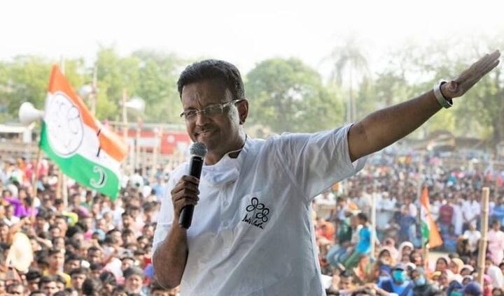 আগে পরিবহন মন্ত্রী ছিলেন শুভেন্দু অধিকারী। তিনি দল ত্যাগ করার পর সেই দফতর সামলেছেন খোদ মুখ্যমন্ত্রী। এবার ফিরহাদ হাকিমকে পরিবহন দফতরের দায়িত্ব দেওয়া হয়। একইসঙ্গে আবাসন মন্ত্রী হিসেবেও নির্বাচিত হলেন ফিরহাদ। এর আগে ছিলেন পুর ও নগরোন্নয়ন মন্ত্রী।