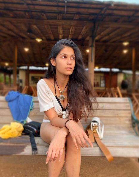 समारा तिजोरी अपने बोल्ड लुक के चलते सोशल मीडिया की लोकप्रिय शख्सियतों में से एक हैं. फैन्स उनके बॉलीवुड डेब्यू के बारे में भी लगातार पूछते रहते हैं.